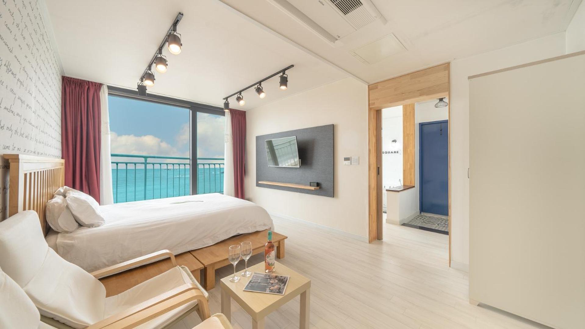 Goseong Littlesquare Oceanview Pension Rum bild