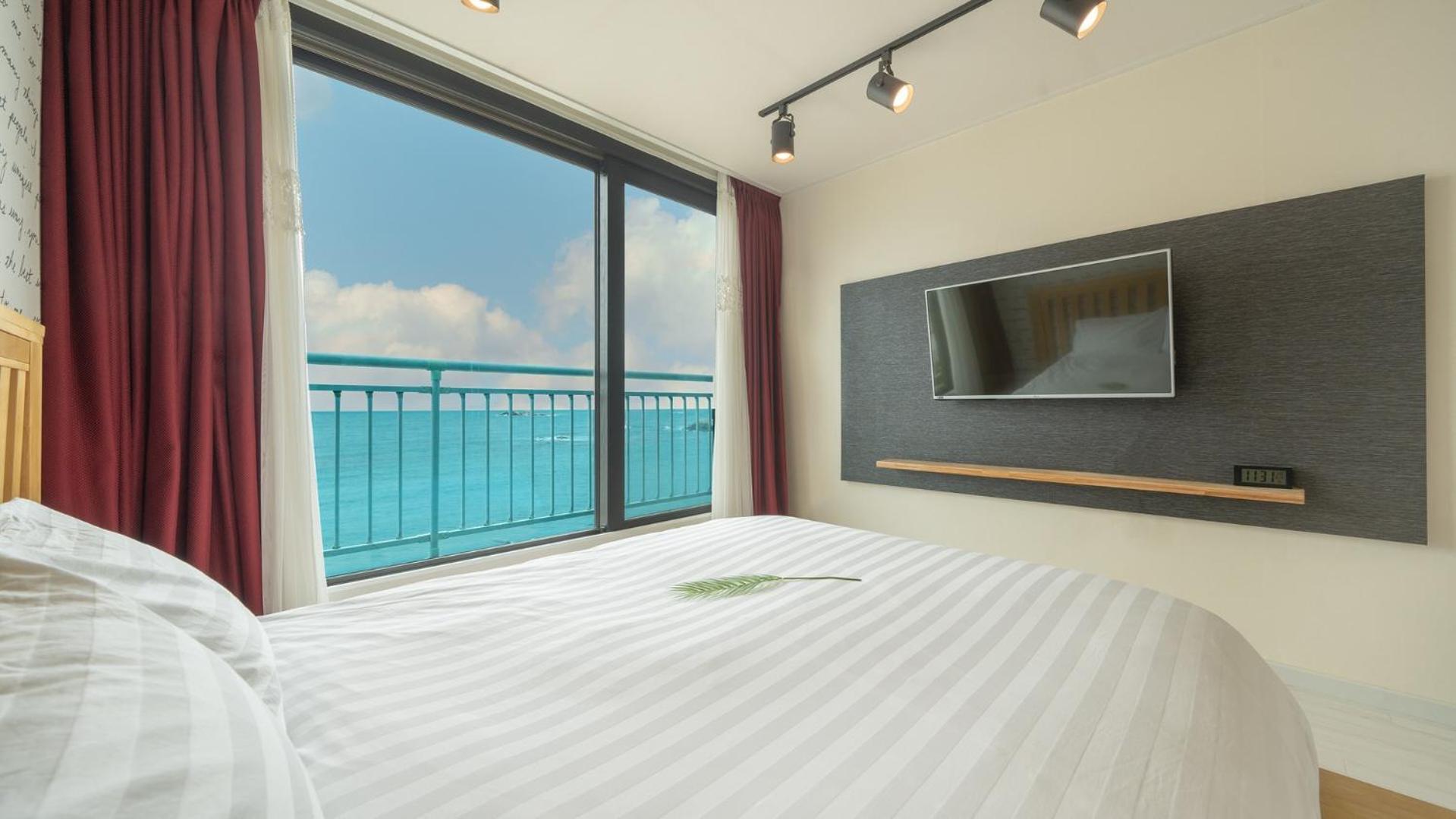 Goseong Littlesquare Oceanview Pension Rum bild