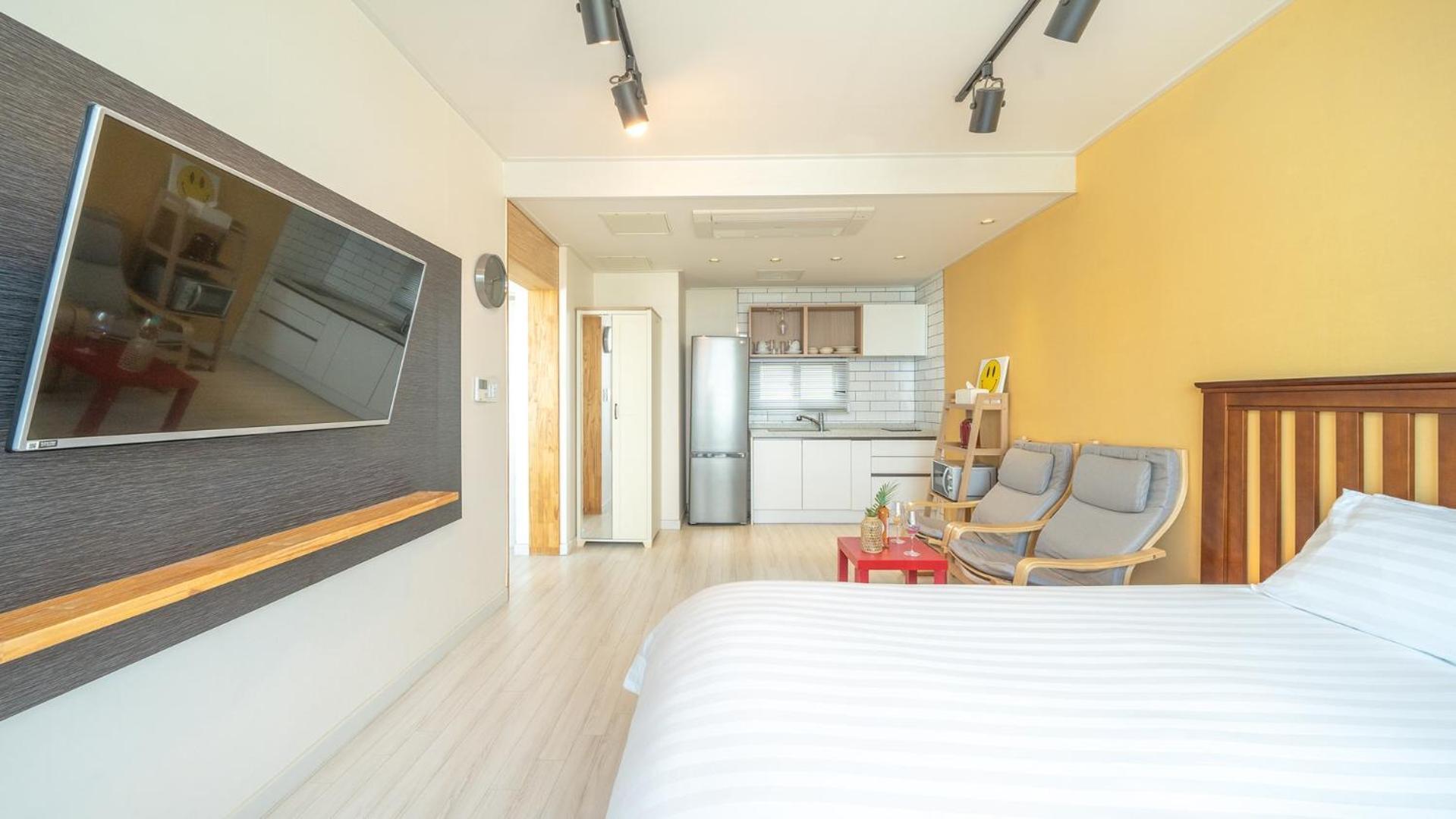 Goseong Littlesquare Oceanview Pension Rum bild