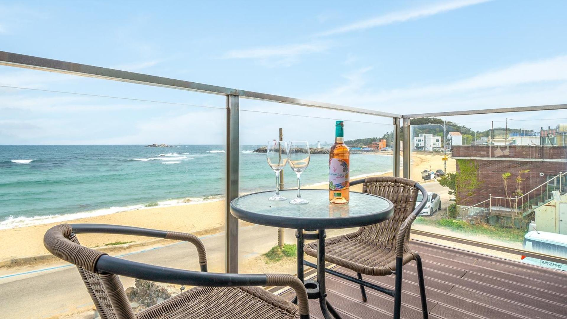 Goseong Littlesquare Oceanview Pension Rum bild