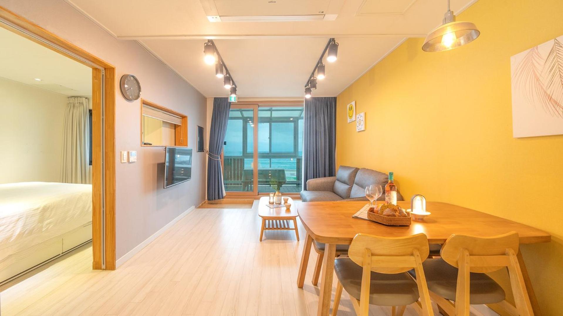 Goseong Littlesquare Oceanview Pension Rum bild