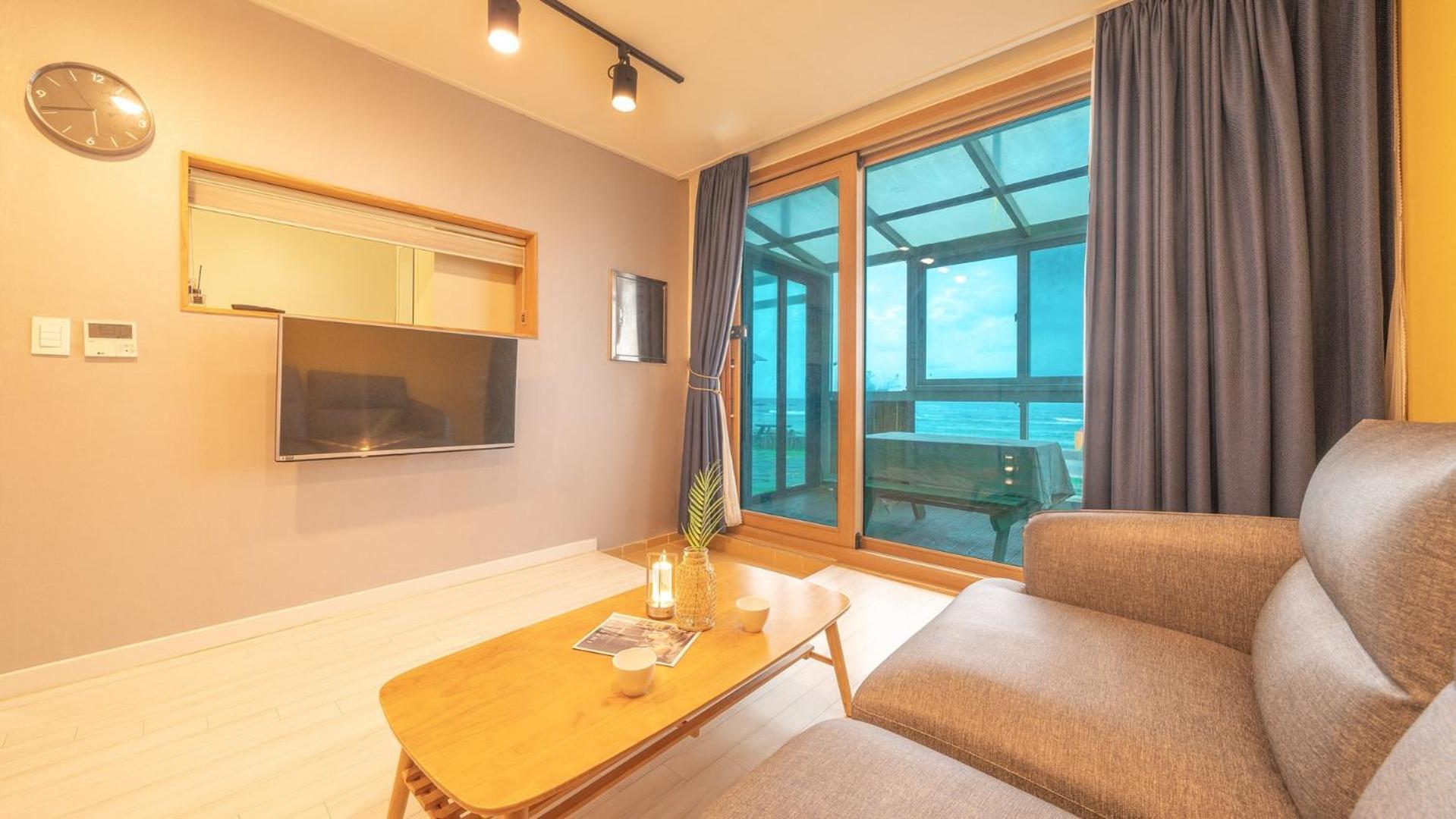 Goseong Littlesquare Oceanview Pension Rum bild